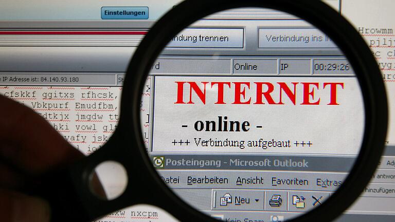 Wer online ist - vor allem öffentlich - muss wissen, dass viele seine Texte lesen können und dafür die Verantwortung tragen. Wer online ist - vor allem öffentlich - muss wissen, dass viele seine Texte lesen können und dafür die Verantwortung tragen.