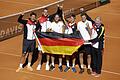 Davis-Cup-Auswahl       -  Die deutsche Davis-Cup-Auswahl bejubelt ihren 3:2-Sieg in Portugal.