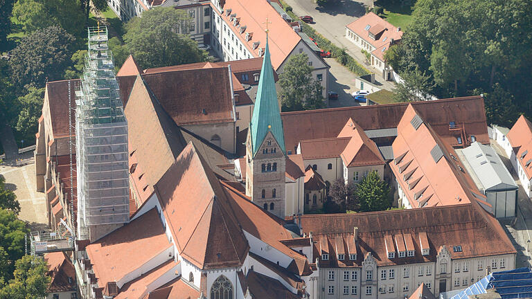 _DSC8964.jpeg       -  Erschütterung bei den Augsburger Domsingknaben: Ein früherer Mitarbeiter des Knabenchors soll Kinder zwischen 2017 und 2020 heimlich nackt gefilmt haben.