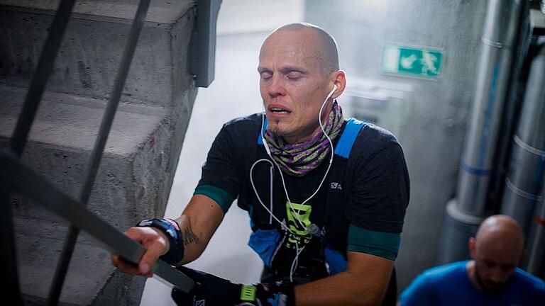 Der gebürtige Birkenfelder Carsten Neder lief in 24 Stunden den Olympiaturm in München 50-mal rauf und runter. Alle Sponsorengelder gehen an die Initiative krebskranker Kinder München.