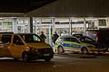 Angestellte in Supermarkt in Südhessen erschossen.jpeg       -  Einsatzkräfte der Polizei sichern den Supermarkt im hessischen Mörfelden.