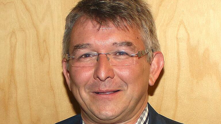 Er tritt an, um neuer Bürgermeister in Sand am Main zu werden: Jörg Kümmel. Das Foto entstand 2018, als Kümmel den Vorsitz der Lebenshilfe Haßberge übernahm. Er tritt an, um neuer Bürgermeister in Sand am Main zu werden: Jörg Kümmel. Das Foto entstand 2018, als Kümmel den Vorsitz der Lebenshilfe Haßberge übernahm.