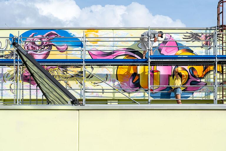 50 Künstlerinnen und Künstler der internationalen Graffiti-Szene verwandelten die DDC Factory in ein Kunstwerk.