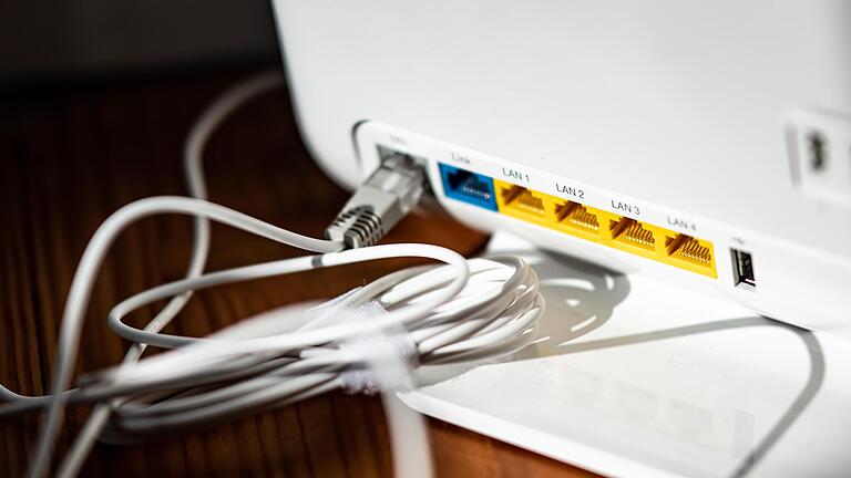 Internet und DSL       -  Das Düsseldorfer Unternehmen bietet DSL- und Glasfaser-Tarife an.