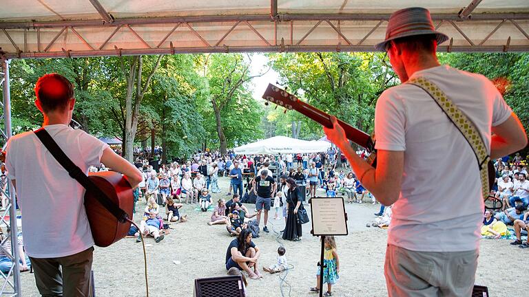 Rund 10.000 Besucherinnen und Besucher besuchten im vergangenen Jahr das Ringparkfest (Archivbild). Rund 10.000 Besucherinnen und Besucher besuchten im vergangenen Jahr das Ringparkfest (Archivbild).