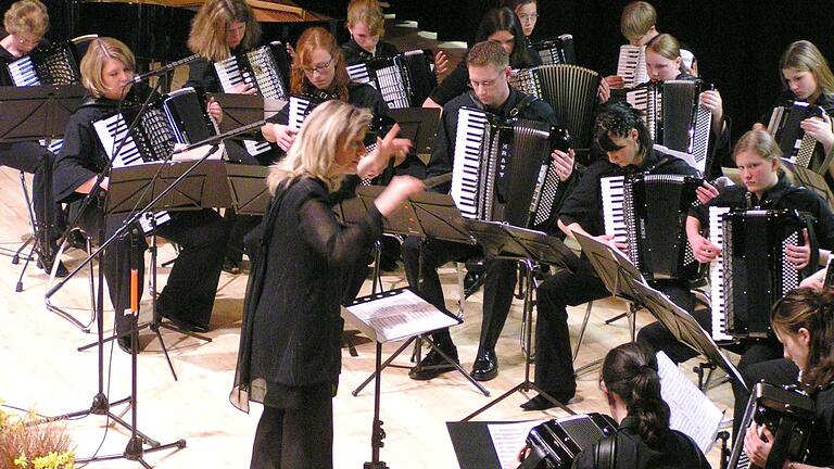 Das Musikinstitut der Stadt Marktheidenfeld lud im März 2017 zum festlichen Akkordeonkonzert.