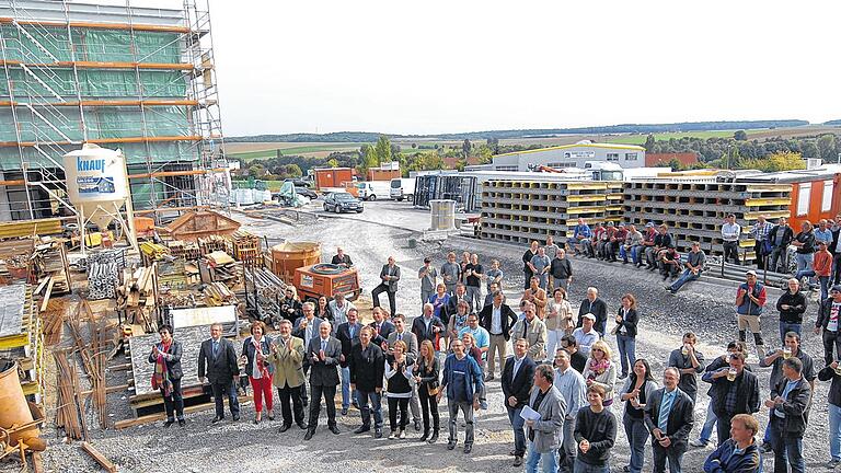 Rekordverdächtig: Erst vor kurzem war Richtfest für die neue Firmenzentrale von ERT in Estenfeld. Das ehrgeizige Ziel: Einzug erstes Quartal 2013. Norbert Schwarzott