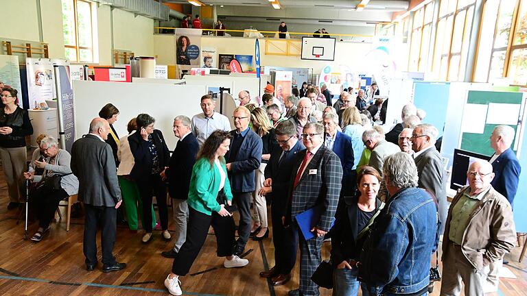 Gut besucht war die Grünsfelder Stadthalle bei den dritten Grünsfelder Gesundheitstagen des VdK-Kreisverbandes Tauberbischofsheim.