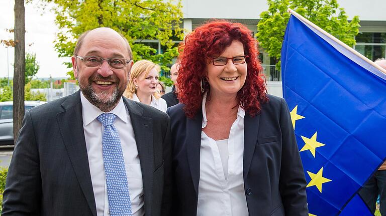 Auf Wahlkampf-Tour in Schweinfurt: Die SPD-Abgeordnete Kerstin Westphal und der frühere Präsident des Europaparlaments Martin Schulz.