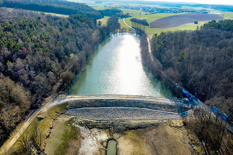 Der Vordamm am Ellertshäuser See ist wieder geöffnet. Die Bauarbeiten sind abgeschlossen. Der Vordamm am Ellertshäuser See ist wieder geöffnet. Die Bauarbeiten sind abgeschlossen.