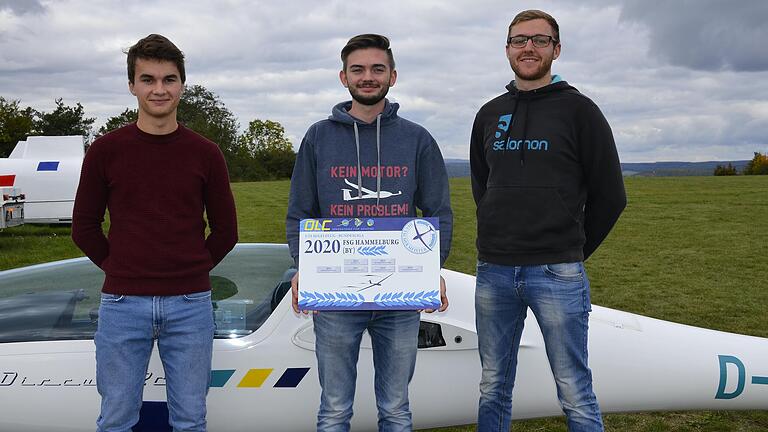 Die Flugsportgruppe Hammelburg freut sich über erfolgreiche Piloten. Von links: Eric Schneider, Peter-Richard Wagner und Andreas Heil