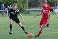 Andreas Herrmann (hier am Ball gegen Yannik Strauß) erzielte den zwischenzeitlichen Ausgleich für die SG Buchbrunn-Mainstockheim.