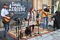 Dem Americana-Sound hat sich das Trio 'Simply Acoustic' mit (von links) Frank Leumer, Rebecca King und Michael Fahrmeier verschrieben. Damit traf eine weitere Band aus der Hamulissimo-Reihe ins Schwarze. Foto: Winfried Ehling       -  Dem Americana-Sound hat sich das Trio 'Simply Acoustic' mit (von links) Frank Leumer, Rebecca King und Michael Fahrmeier verschrieben. Damit traf eine weitere Band aus der Hamulissimo-Reihe ins Schwarze. Foto: Winfried Ehling