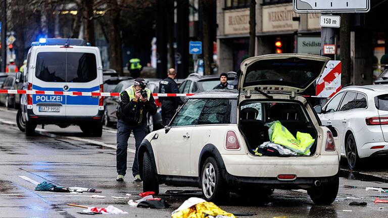 Auto in München in Menschengruppe gefahren - Polizei und Generalstaatsanwaltschaft München ermitteln. Auto in München in Menschengruppe gefahren - Polizei und Generalstaatsanwaltschaft München ermitteln.