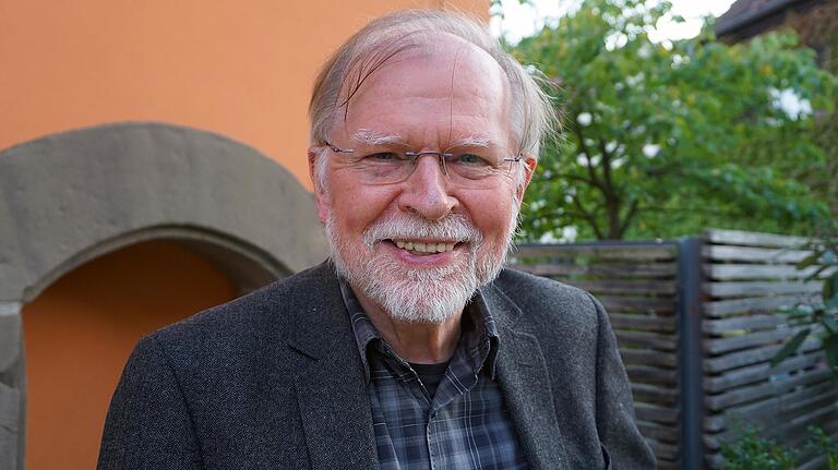 Prof. Dr. Detlef Krüger bei einem Vortrag 2019.&nbsp;