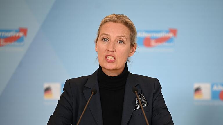 AfD-Chefin Alice Weidel (Archivbild) - Die AfD wird aktuell als rechtsextremistischer Verdachtsfall vom Verfassungsschutz beobachtet. Alice Weidel will die Partei als Kanzlerkandidatin in den Bundestagswahlkampf führen. (Archivfoto) AfD-Chefin Alice Weidel (Archivbild) - Die AfD wird aktuell als rechtsextremistischer Verdachtsfall vom Verfassungsschutz beobachtet. Alice Weidel will die Partei als Kanzlerkandidatin in den Bundestagswahlkampf führen. (Archivfoto)