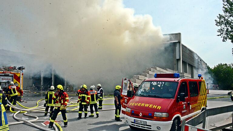 Brand bei einer Recyclingfirma in Knetzgau.