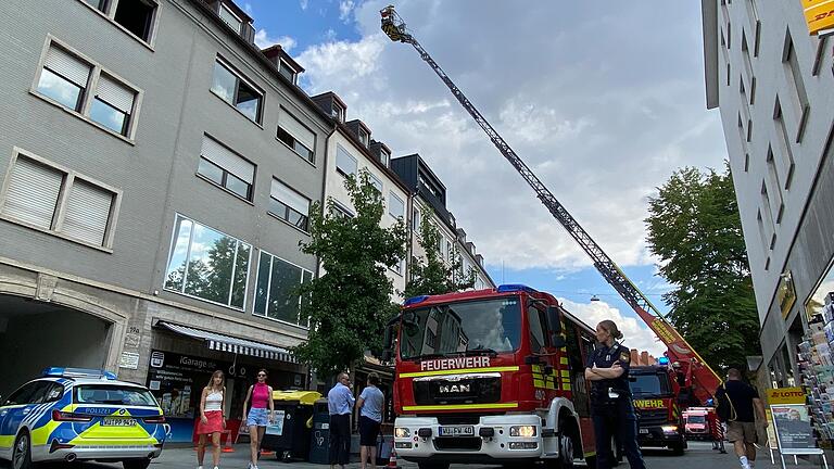 Zu einem Brand kam es am Dienstagnachmittag in einem Grill-Imbiss in der Spiegelstraße in Würzburg. Zu einem Brand kam es am Dienstagnachmittag in einem Grill-Imbiss in der Spiegelstraße in Würzburg.