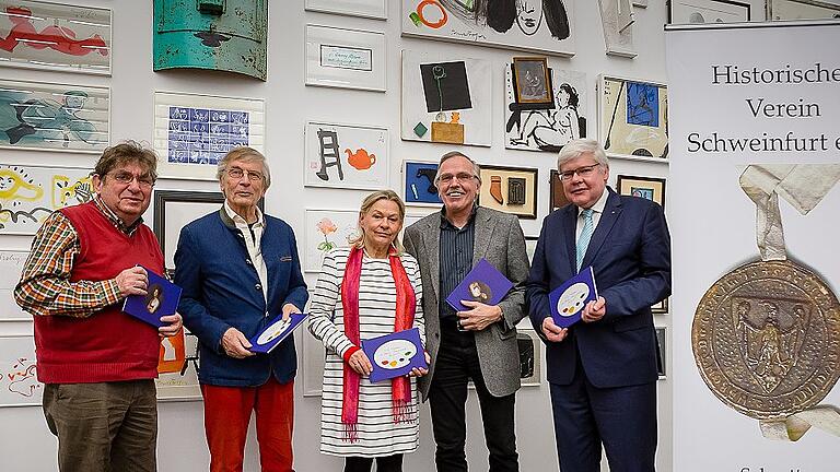 Schweinfurt, Rüfferstraße, Kunsthalle, historischer Verein Schweinfurt, Buchvorstellung, 'La Palette de Mile. Margarete Geiger, Gruppenbild von links nach rechts: Karl - Heinz Weppert, Peter Wörfel, Christel Burghard - Wörfel, Ernst Petersen, Dr. Uwe Müller FOTO Martina Müller