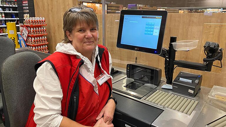 Hat im Markt in der Brettreichstraße gelernt: Susanne Meckel, Verkäuferin und seit 42 Jahren bei Kupsch in Würzburg.