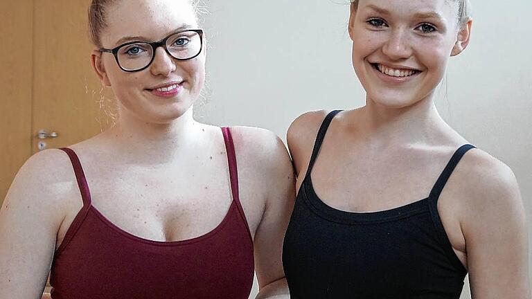 Bei den Gruppentänzen waren Marie Ratzke (links) und Giuliana Henke bei den Wettbewerben dabei.