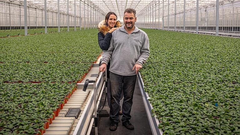 Tochter Sina und Vater Andreas Knaup haben im Herbst mit ihrem Gartenbaubetrieb in Zeil den Preis als 'Pflanzenproduzent des Jahres' gewonnen.