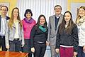 Besuch vom anderen Ende der Erde: Die Chileninnen Catalina (4. von links) und Vanessa (2. von rechts), eingerahmt von ihren Spanischlehrern im Franken-Landschulheim Schloss Gaibach (von links): Michael Hessenauer, Melani Machon, Sigrid Schilling, Catalina, Schulleiter Wolfgang Kremer, Vanessa und Verena Philipp.
