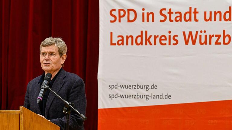 Prominente Unterstützung: Würzburgs ehemaliger Oberbürgermeister Georg Rosenthal ist extra aus Hamburg angereist, um Freya Altenhöner als Bundestagskandidatin zu empfehlen. Prominente Unterstützung: Würzburgs ehemaliger Oberbürgermeister Georg Rosenthal ist extra aus Hamburg angereist, um Freya Altenhöner als Bundestagskandidatin zu empfehlen. 