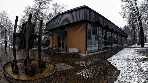 Bald Geschichte? Die Trink- und Wandelhalle in Bad Königshofen wird wahrscheinlich abgerissen und durch einen Neubau ersetzt. Bald Geschichte? Die Trink- und Wandelhalle in Bad Königshofen wird wahrscheinlich abgerissen und durch einen Neubau ersetzt.