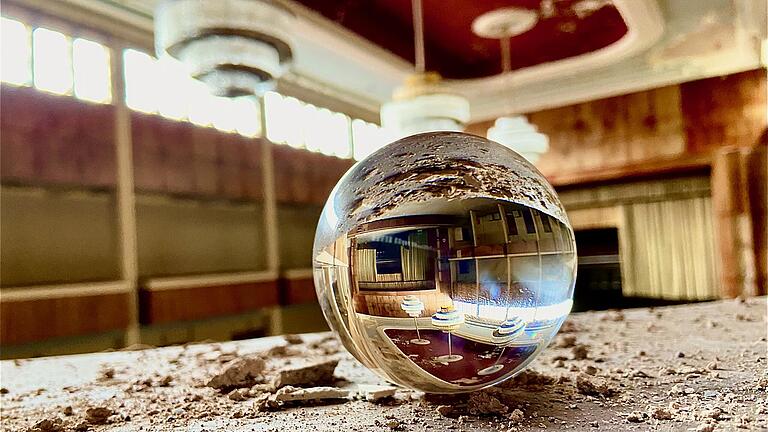 Faszinierende Bilder aus Lost Places. Dieses Foto ist der Gambacherin Evelyn Fenn im ehemaligen Hotel Fürstenhof in Eisenach gelungen.