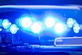 Polizei-Blaulicht       -  Ein Blaulicht leuchtet an einer Polizeistreife. (Symbolbild)