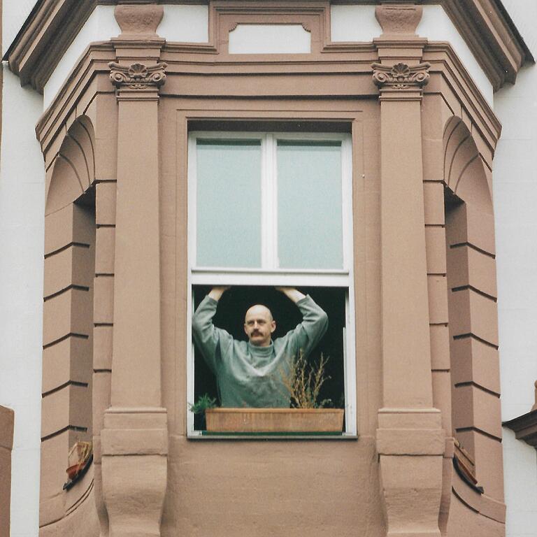 Roland Pleier 1997 im zweiten Stock des Café Michel. Roland Pleier 1997 im zweiten Stock des Café Michel. 