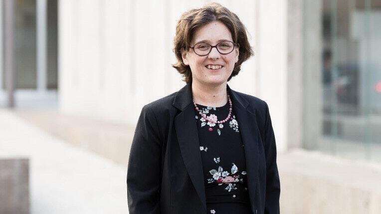 Die Würzburgerin Freya Altenhöner (33) will für die SPD nach der Wahl in den Bundestag einziehen. Die Würzburgerin Freya Altenhöner (33) will für die SPD nach der Wahl in den Bundestag einziehen.