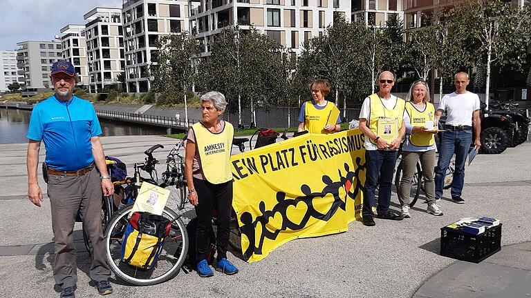 Offenbach war das Ziel der Fahrradtour für Menschenrechte' von Amnesty Internationel. Offenbach war das Ziel der Fahrradtour für Menschenrechte' von Amnesty Internationel.