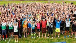 Riesig war das Teilnehmerfeld bei der zweiten Ausgabe des Mainathlons. Das Event in Eltmann, das in diesem Jahr zum zweiten Mal stattfand, scheint bei den Sportlern immer beliebter zu werden. Riesig war das Teilnehmerfeld bei der zweiten Ausgabe des Mainathlons. Das Event in Eltmann, das in diesem Jahr zum zweiten Mal stattfand, scheint bei den Sportlern immer beliebter zu werden.