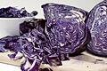 Rotkohl schmeckt besonders lecker, wenn er kräftig gewürzt wird. Foto: Kai Remmers       -  Rotkohl schmeckt besonders lecker, wenn er kräftig gewürzt wird. Sein Saft hat neuesten Erkenntnisse positive Auswirkungen auf den Darm.