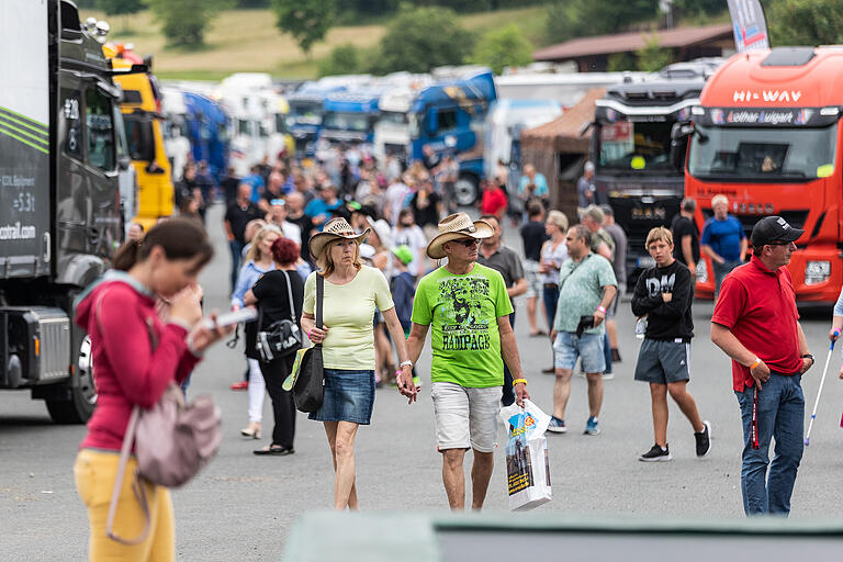 Viele Menschen haben im vergangenen Juni das Trucker- & Country-Festival in Geiselwind besucht. Viele Menschen haben im vergangenen Juni das Trucker- & Country-Festival in Geiselwind besucht.