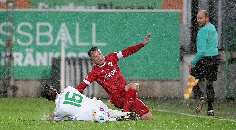 Kickers-Kapitän Peter Kurzweg kassierte in Fürth die fünfte Gelbe Karte und fehlt im Derby gegen Schweinfurt.