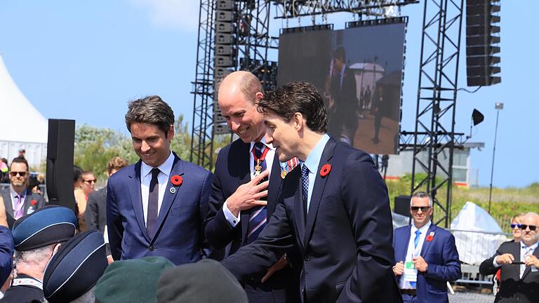 Im Gespräch mit Veteranen sind die Premierminister Gabriel Attal (Frankreich, links) und Justin Trudeau (Kanada, rechts); in der Mitte Prinz William (UK) - Im Gespräch mit Veteranen sind die Premierminister Gabriel Attal (Frankreich, links) und Justin Trudeau (Kanada, rechts); in der Mitte Prinz William (UK) Im Gespräch mit Veteranen sind die Premierminister Gabriel Attal (Frankreich, links) und Justin Trudeau (Kanada, rechts); in der Mitte Prinz William (UK) - Im Gespräch mit Veteranen sind die Premierminister Gabriel Attal (Frankreich, links) und Justin Trudeau (Kanada, rechts); in der Mitte Prinz William (UK)