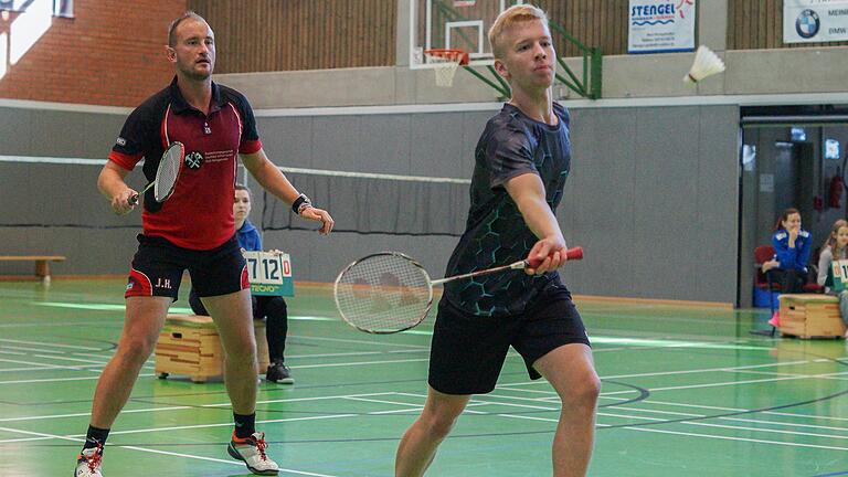 Julian Holzheimer (hinten) und Andreas Ortlauf (vorne) gewannen das Doppel gegen den 1. BV Bamberg. Julian Holzheimer (hinten) und Andreas Ortlauf (vorne) gewannen das Doppel gegen den 1. BV Bamberg.