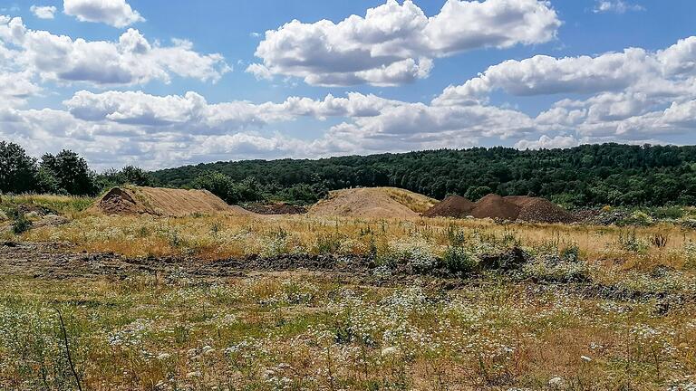 Die Kapazität der Lagerfläche im Nord-Westen Haßfurts ist erschöpft. Die Kapazität der Lagerfläche im Nord-Westen Haßfurts ist erschöpft.