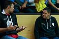 Sportmanager Kresimir Loncar und Trainer Sasa Filipovski von Basketball-Bundesligist Würzburg Baskets beraten sich.