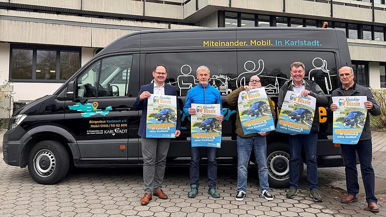 Mit einer Imagekampagne  will der Bürgerbusverein „Karschterhter Büssle“ die Fahrgastzahlen steigern. Unterstützung erhält der Verein dabei von Bürgermeister Michael Hombach. Von links:  1. Bürgermeister Michael Hombach, Gerhard Kess, Oliver Stüttgen, Harald Schneider und Walter Appel von der Vorstandschaft des Bürgerbusvereins.