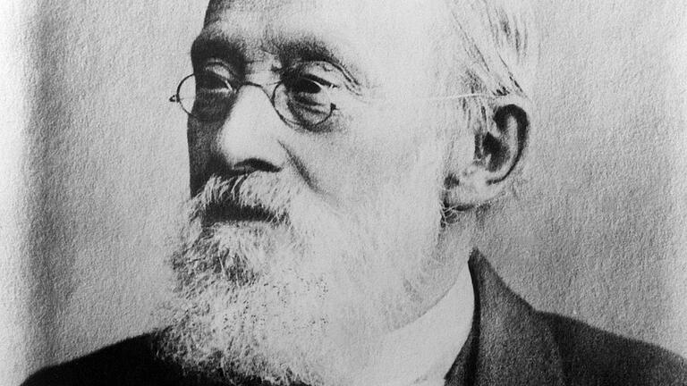 Der Pathologe, Anthropologe und Politiker Rudolf Virchow auf einem undatierten Archivbild: Er wirkte lange in Würzburg und beeinflusste die Medizin bis ins 20. Jahrhundert maßgeblich.&nbsp;