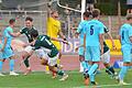 Der Treffer zum 1:0-Sieg: Der Schweinfurter Pascal Moll (Zweiter von links) war soeben per Kopf erfolgreich und dreht jubelnd ab.Teamkollege Georgios Spanoudakis (Nummer 4) erwartet ihn mit offenen Armen.