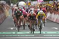 Tour de France Frauen - 2. Etappe       -  Die Niederländerin Charlotte Kool (r) bei ihrem Sieg auf der zweiten Etappe.
