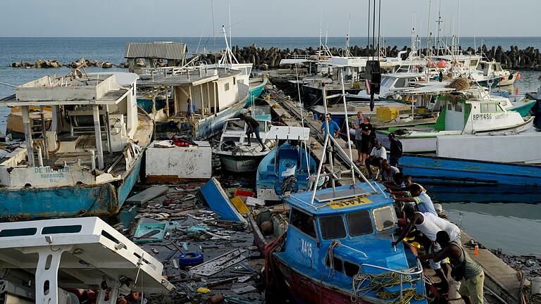 Hurrikan &bdquo;Beryl&rdquo; auf Barbados       -  Hurrikan &bdquo;Beryl&rdquo; sorgte auch im Hafen von Bridgetown für massive Schäden.