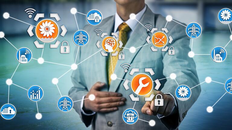 Daten von Maschinen sammeln und analysieren, um damit rechtzeitig auf eine Reparatur vorbereitet zu sein: Diese 'Predictive Maintenance' hat in der Industrie einen hohen Stellenwert und hat Schnittmengen mit Künstlicher Intelligenz. Daten von Maschinen sammeln und analysieren, um damit rechtzeitig auf eine Reparatur vorbereitet zu sein: Diese 'Predictive Maintenance' hat in der Industrie einen hohen Stellenwert und hat Schnittmengen mit Künstlicher Intelligenz.