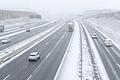 Schneefall erschwerte den Verkehr am Dienstagmorgen auf der&nbsp; Autobahn A3 .