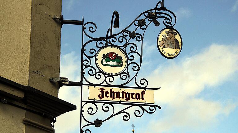 Schild am Gasthof Zehntgraf in Wipfeld Schild am Gasthof Zehntgraf in Wipfeld